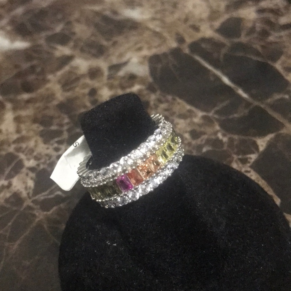 Colorful ring - Picture 2 of 3
